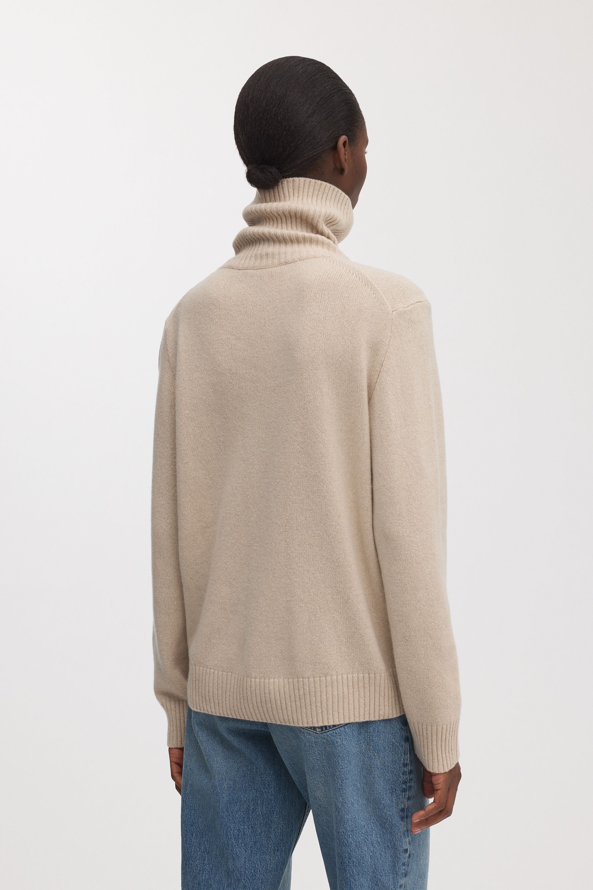 Image number 2 of The Cashmere Roll Neck