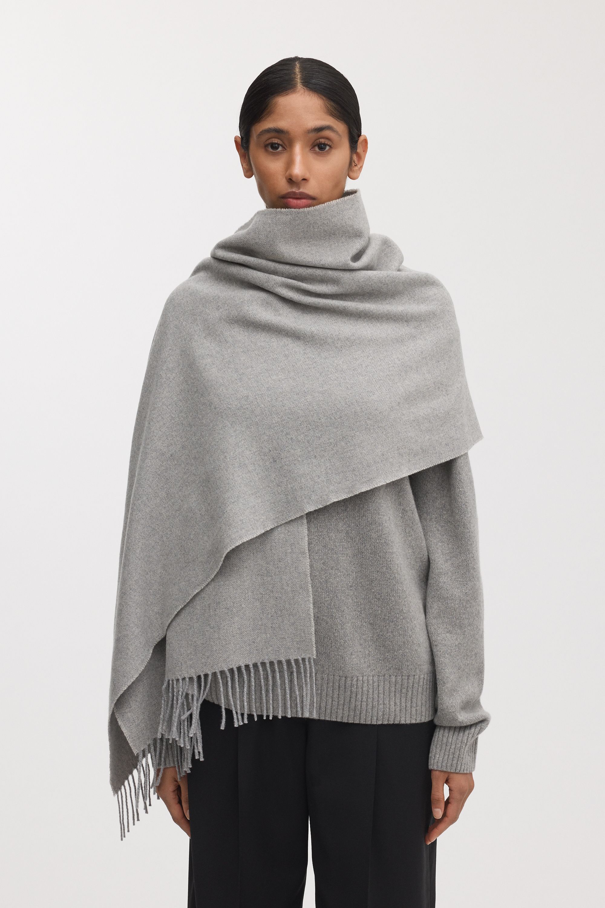Image number 3 of The Oversized Cashmere Wool Scarf